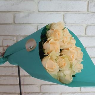 Buchet de 15 Trandafiri Peach