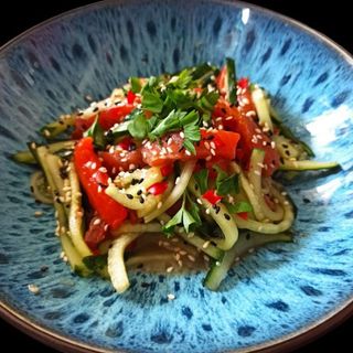 Биті огірки з копченим лососем 150г.