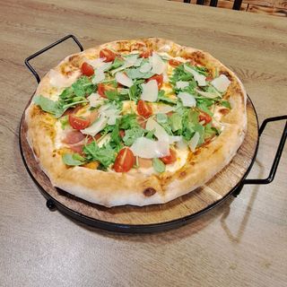 Pizza Fina s pršutom