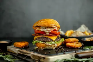 Muse Extra Smashburger COMBO (with fries & sauce) 630 g