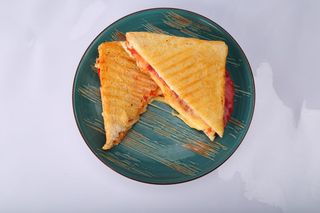 Сырный тост с сыром Фетакса и ветчиной