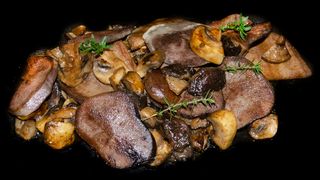 Телешки език с микс от горски гъбки (300г)