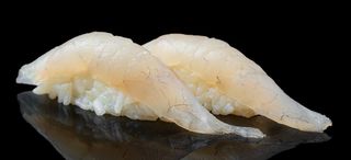 139. Nigiri spigola 2 pezzi