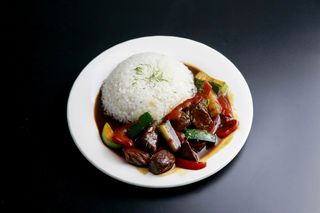 Курица с овощами в соевом соусе (Гарнир отдельно)