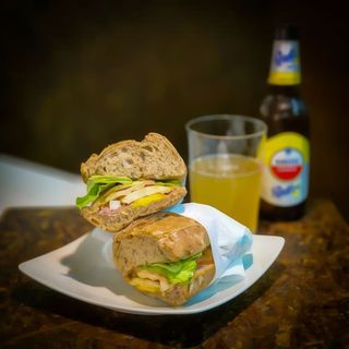 Bocadillo Burger Cheek