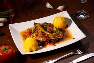 Saramura de pui cu mamaliguta