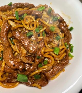 Udon con ternera y verduras 