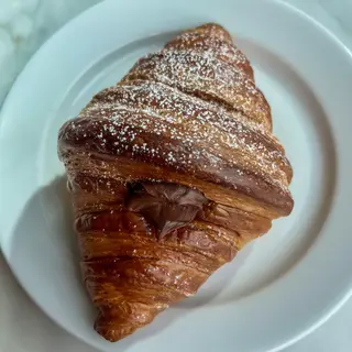 Croissant z czekoladą