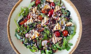 Salada de Queijo de Cabra, Mel e Frutos Secos