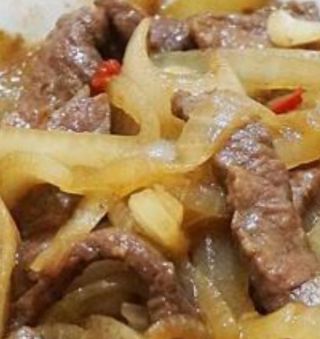 53. Ternera Con Cebolla