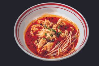 Wonton all'olio piccante (ravioli senza brodo)