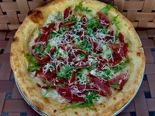 ПІЦА З ГРУШЕЮ ТА ПРОШУТО (520g)