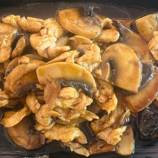 Pollo con champiñones