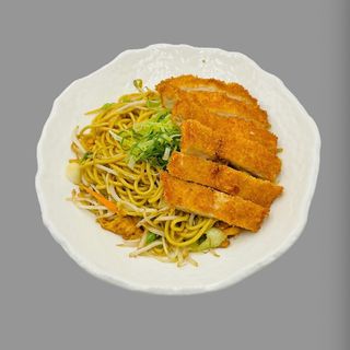 50. RAMEN SALTATO CON FETTINE CHICKEN 