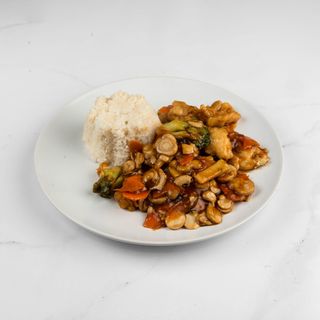 100. Riba s povrćem i riža