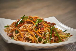 Салат "Фунчоза с мясом"