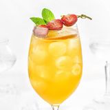 Limonadă cu fructul pasiunii și castravete