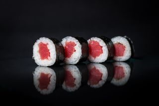 Хосомаки тон (4бр-100г)