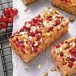 BIZCOCHO GROSELLA Y PLÁTANO