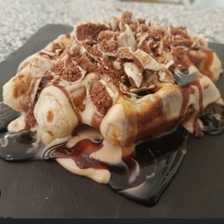 Gofre con sirope de dulce de leche 