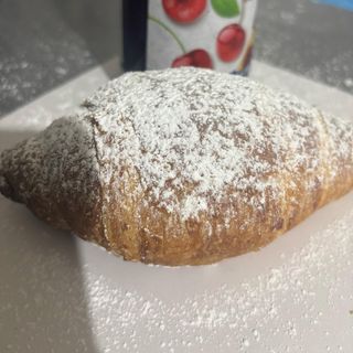 Cornetto all'amarena