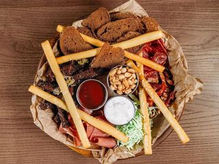 Таріль холодних пивних закусок (400/50/50g)