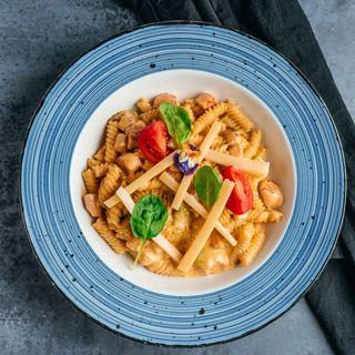 Integralne fusili salmon