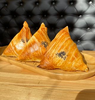 Самсы с курицей и сыром