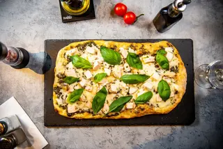 Pinsa Pesto Chicken