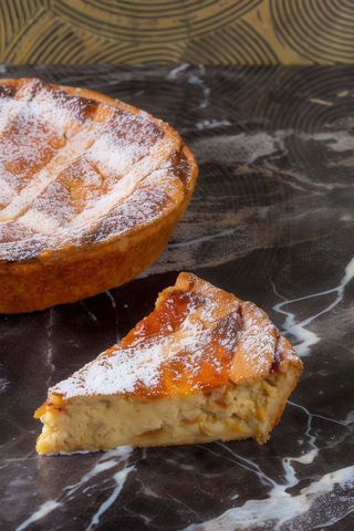 Pastiera napoletana cotta in forno a legna