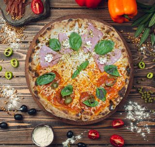 Մորտադելլա չորիզո սալյամի