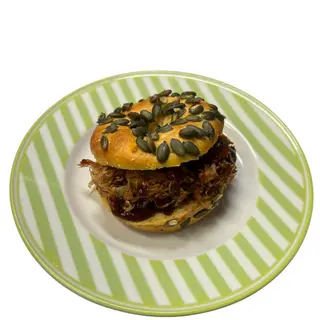 Bagel di zucca con Pulled Pork Halloween.