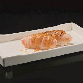 135. Nigiri hot salmon