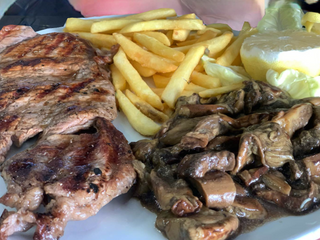 Bocconcini di filetto con patate e porcini