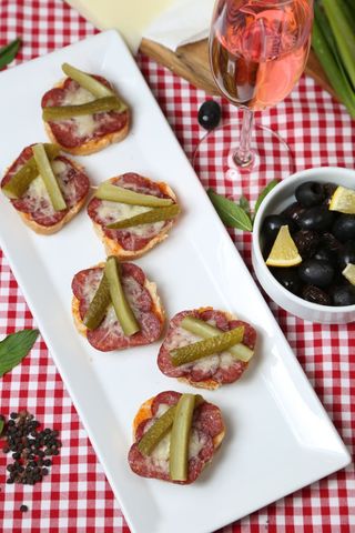 Брускети с луканка (120г)