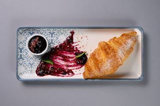 Френски кроасан с домашно сладко или  шоколад