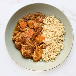 Tajine de pollo con couscous (400 g.)