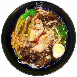 Fideos de Arroz con Setas Varias y Dos Piernas de Pollo