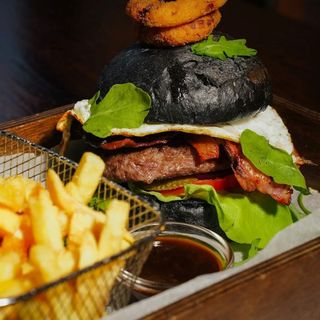 Tango black burger Jack Daniels