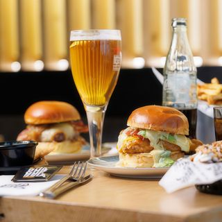 Combo top seller Burguessia!