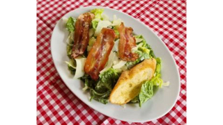 Sałata Cesarska z grzankami