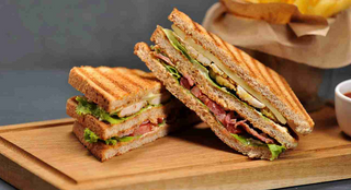 Club sandwich vegetariano