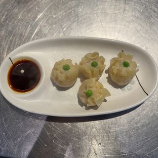 1.Dim Sum  (al vapore o fritti)(4pz)
