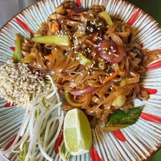 25 Pad Thai