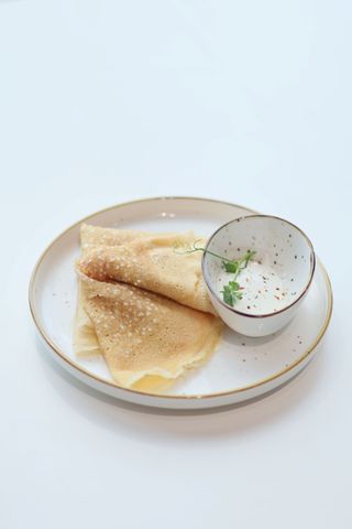 Блинчики с семгой и творожным муссом  