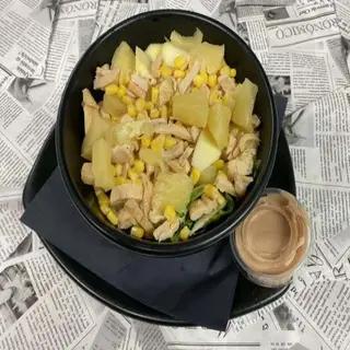 Ensalada De Pollo, manzana y piña