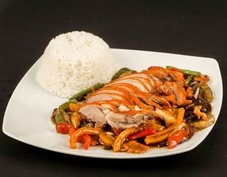 COM VIT QUAI - Rata  pe pat de legume si orez 