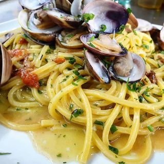 Fettuccine con vongole e ricci