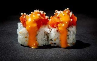 270. Spicy salmon roll