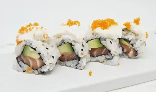 U4a.Uramaki sake burrata